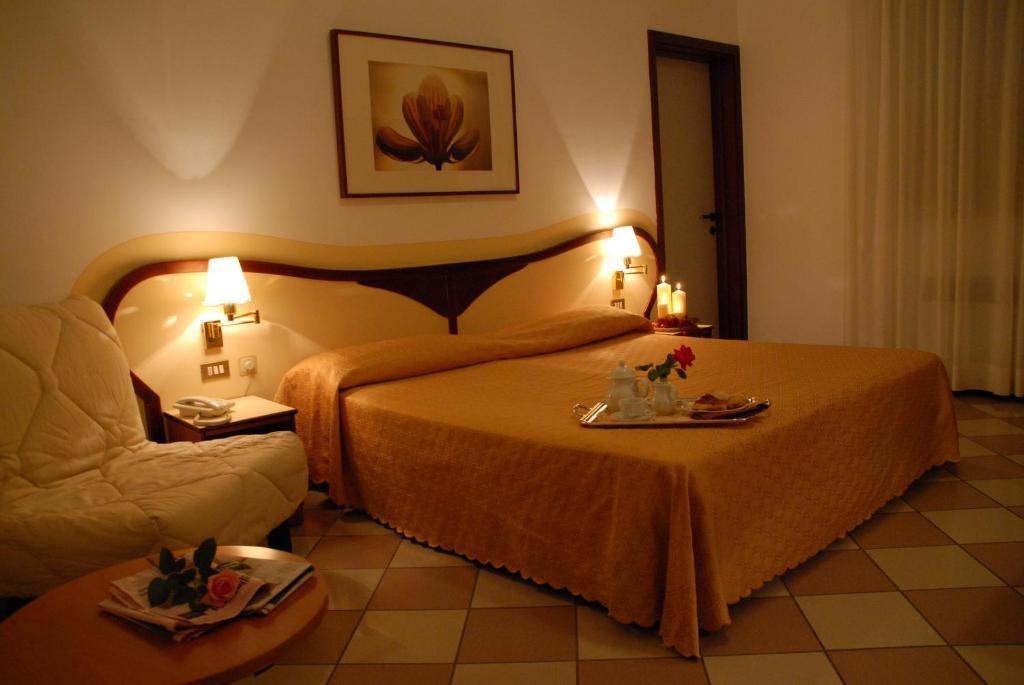 Hotel La Fenice Formigine Rom bilde